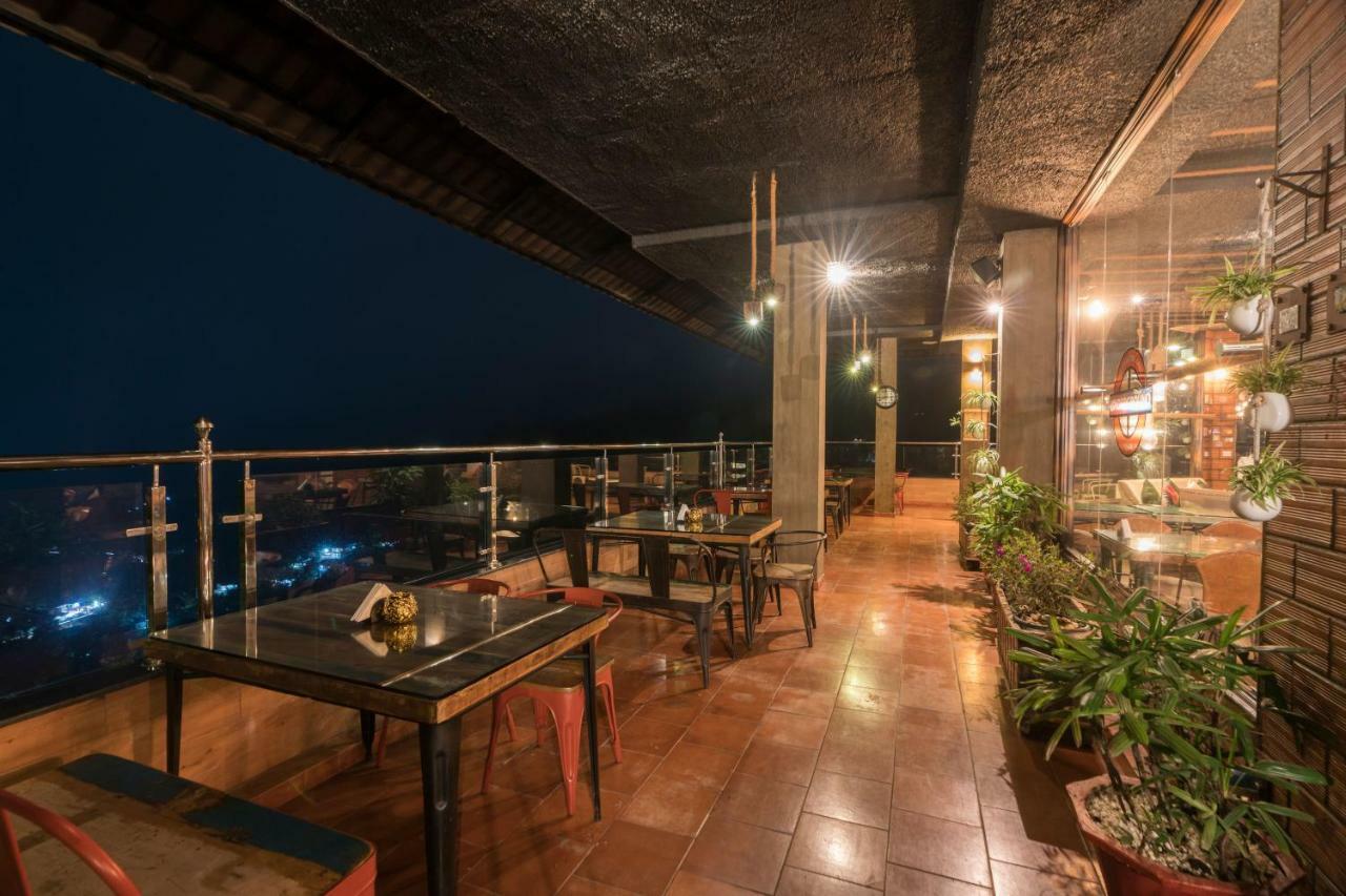 The Panoramic Getaway Otel Munnar Dış mekan fotoğraf Sky Bar