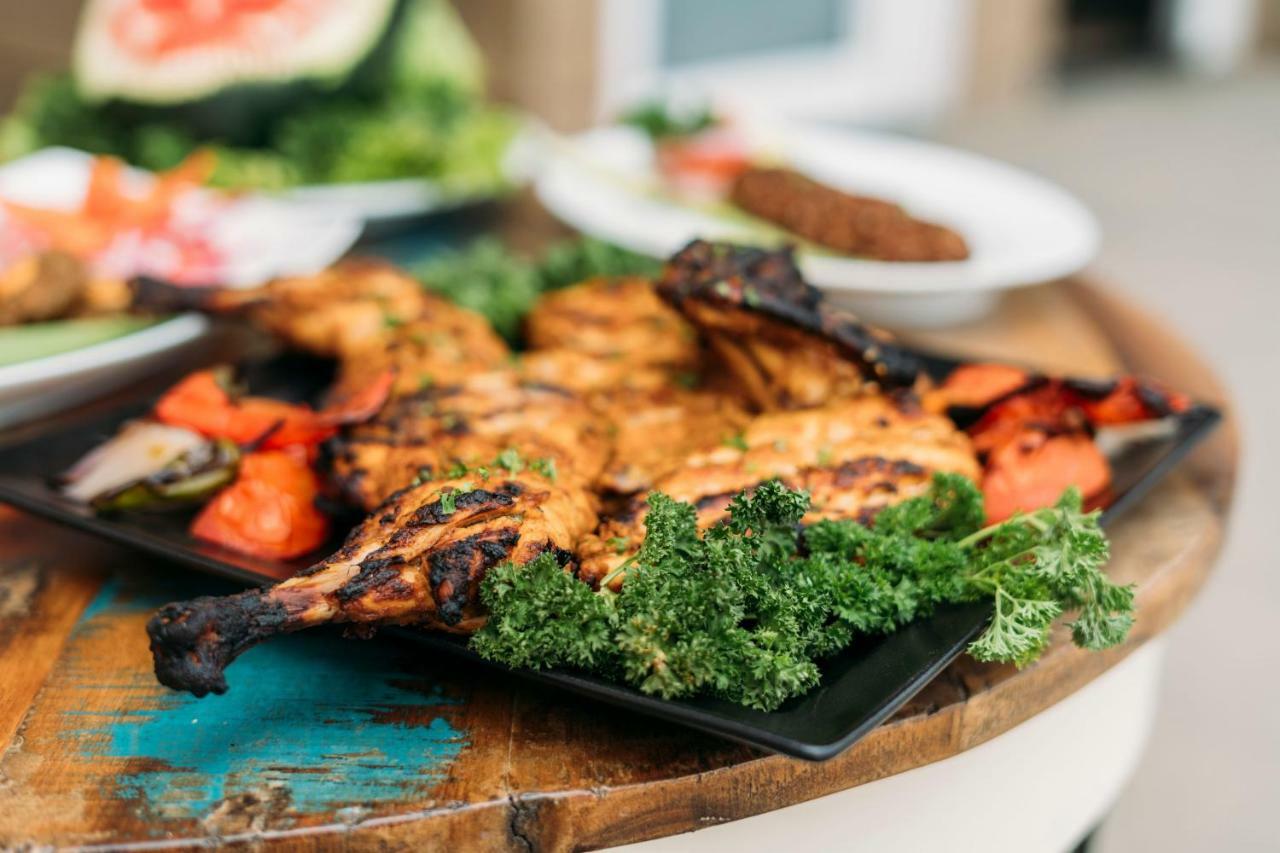 The Panoramic Getaway Otel Munnar Dış mekan fotoğraf Grilled chicken
